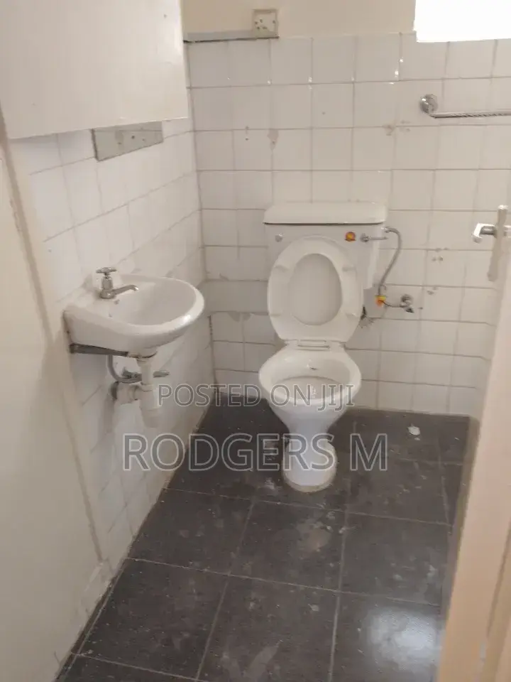3bdrm Apartment in State House Area for rent