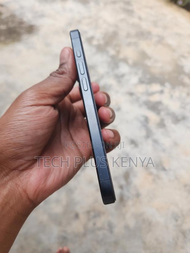 Apple iPhone 15 Pro 256 GB Black - thumbnail 4