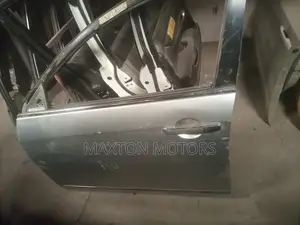 Nissan Sylphy N17 Front Door With Sensor