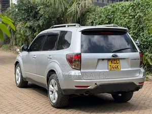 Subaru Forester 2010 Silver