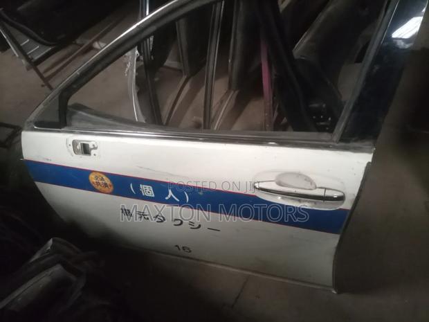 Toyota Crown Grs200 Front Door - main view