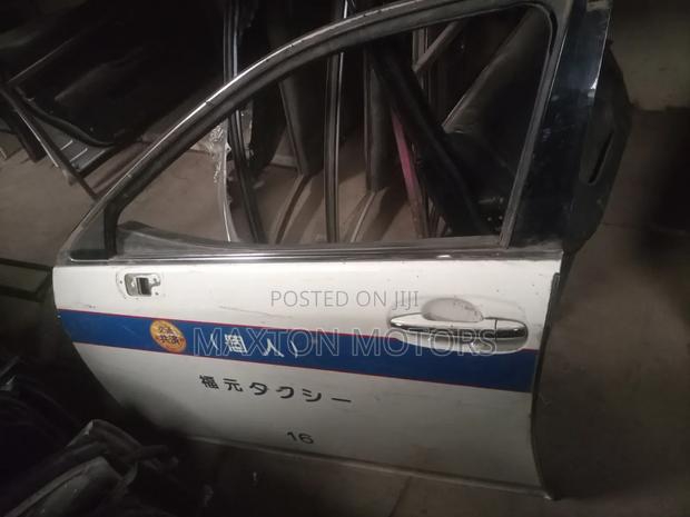 Toyota Crown Grs200 Front Door - thumbnail 2