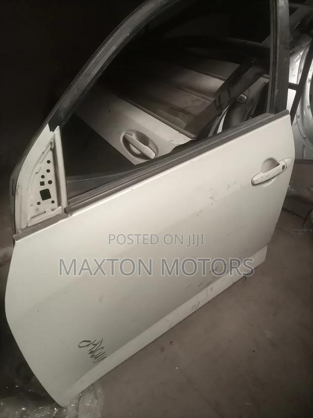 Toyota Vanguard 2012 Door With Chrome