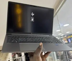 Laptop HP ZBook Firefly 14 G10 16GB Intel Core i7 SSD 512GB