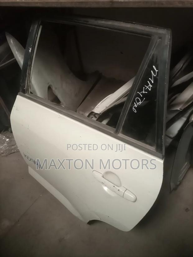 Toyota Vanguard Rear Door With Chrome 2012