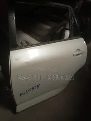 Toyota Vanguard Rear Door With Chrome 2012