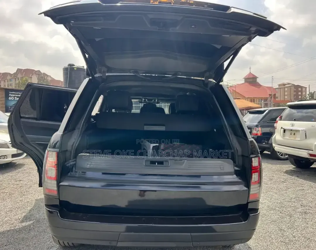 Land Rover Range Rover Vogue 2013 Matt Black