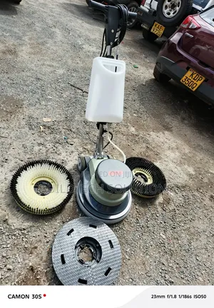 Floor Scrubber Machine – Professional Cleaning Results