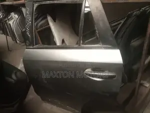 Mazda Cx5 Rear Door With Black Moulding