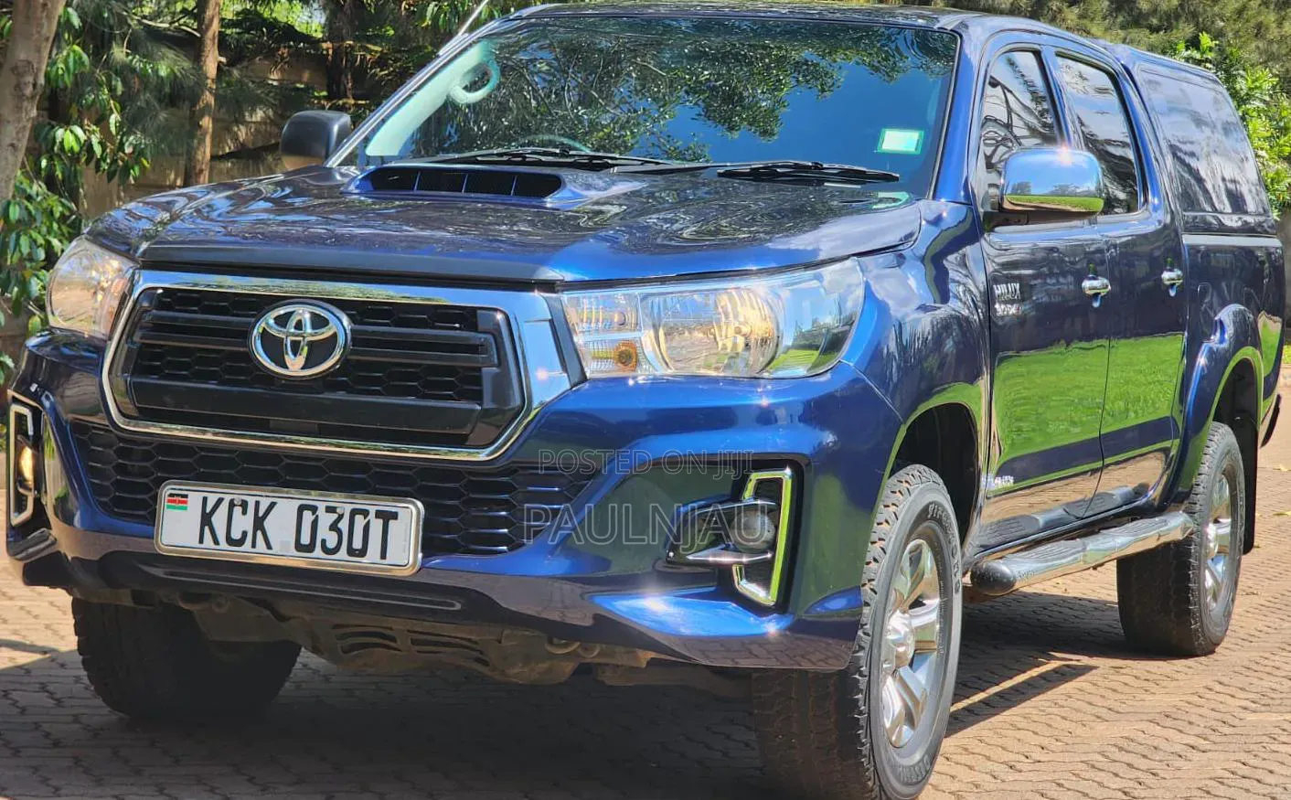 Toyota Hilux 2010 Blue