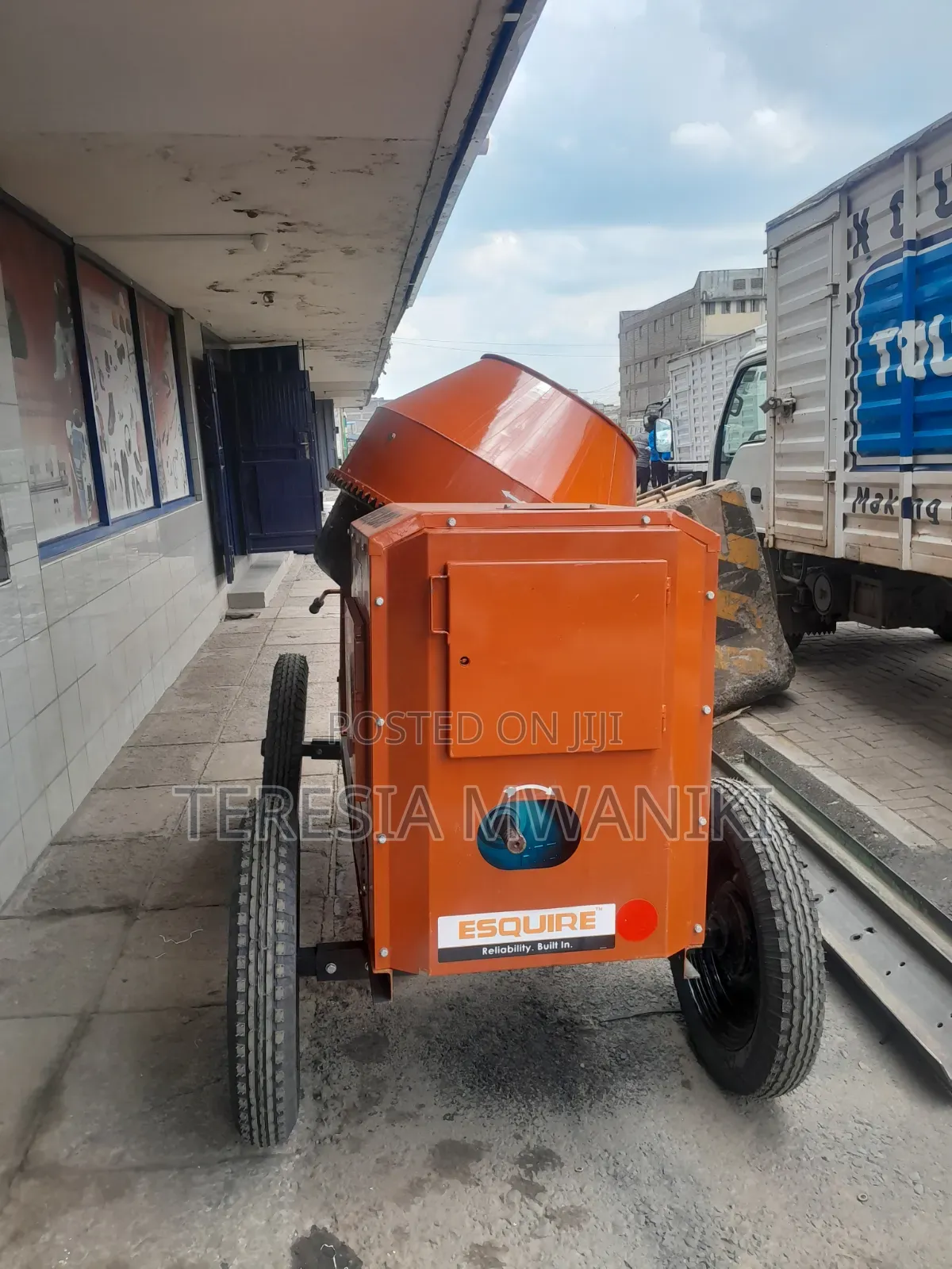 Esquire Concrete Mixer