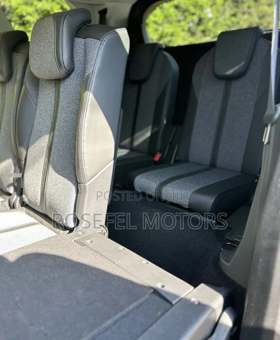 Peugeot 5008 2019 Blue