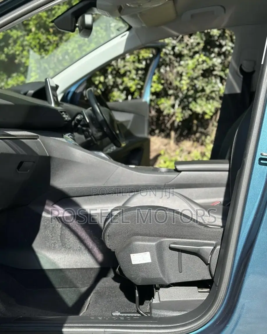 Peugeot 5008 2019 Blue