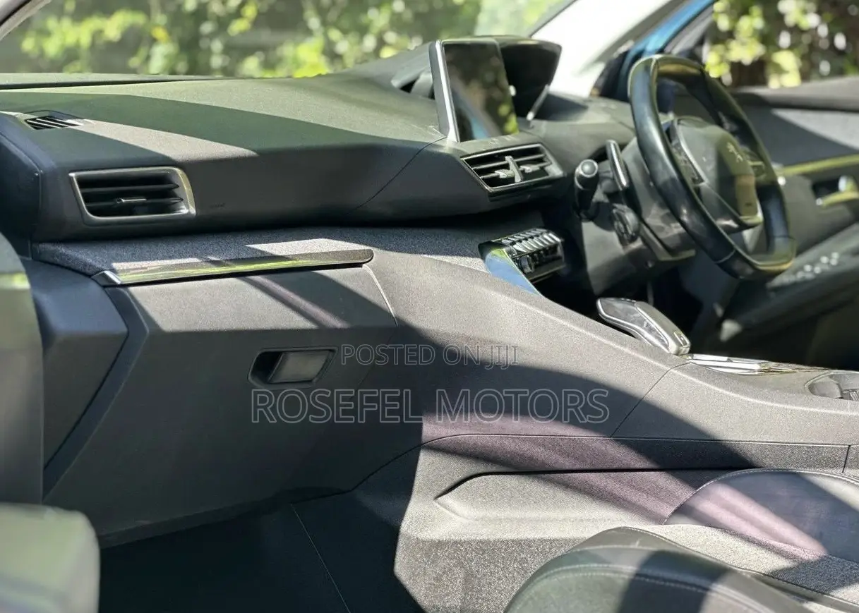 Peugeot 5008 2019 Blue