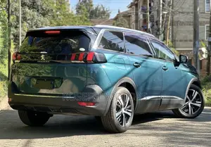 Peugeot 5008 2019 Blue