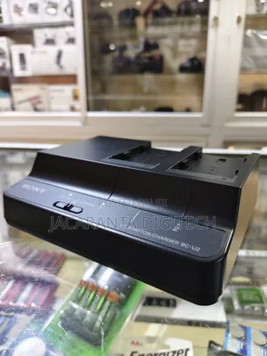 Sony Bc-u2 Two-channel Battery Charger / Ac Adaptor