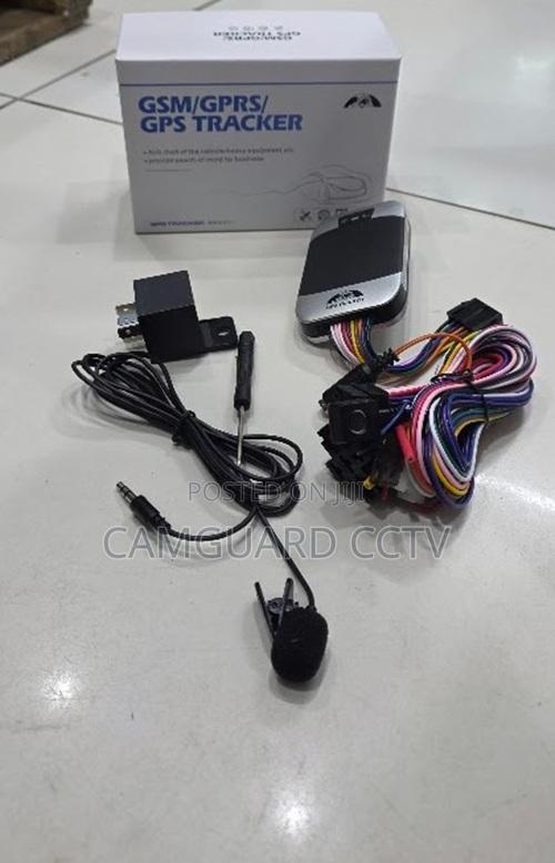 Car Tracking Device With Real-Time Monitoring