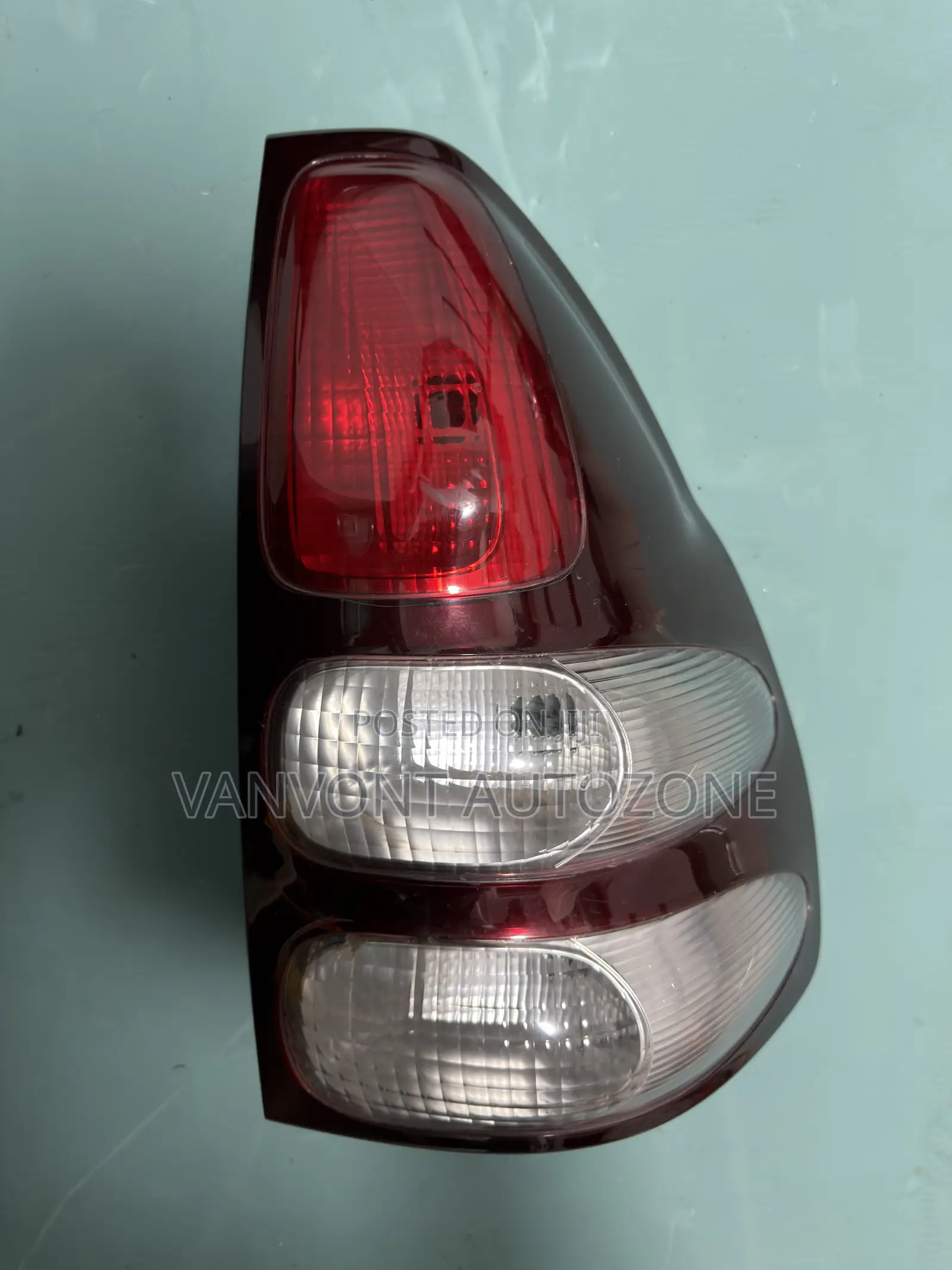 Prado 120 Tail Light - Right