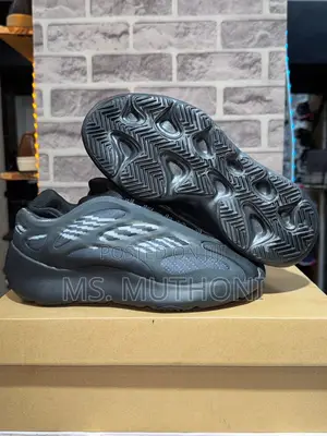Adidas Yeezy 700 V3 Sneakers Size 36-45