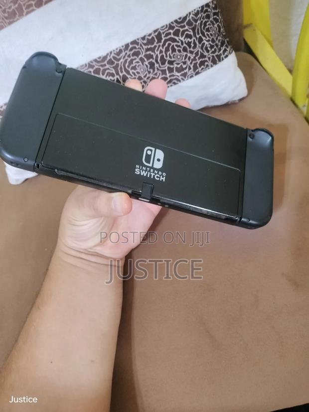 Nintendo Switch Oled - thumbnail 2
