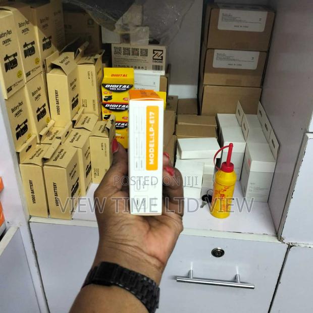 Lp-E17 Dual Slot Battery Charger - thumbnail 2