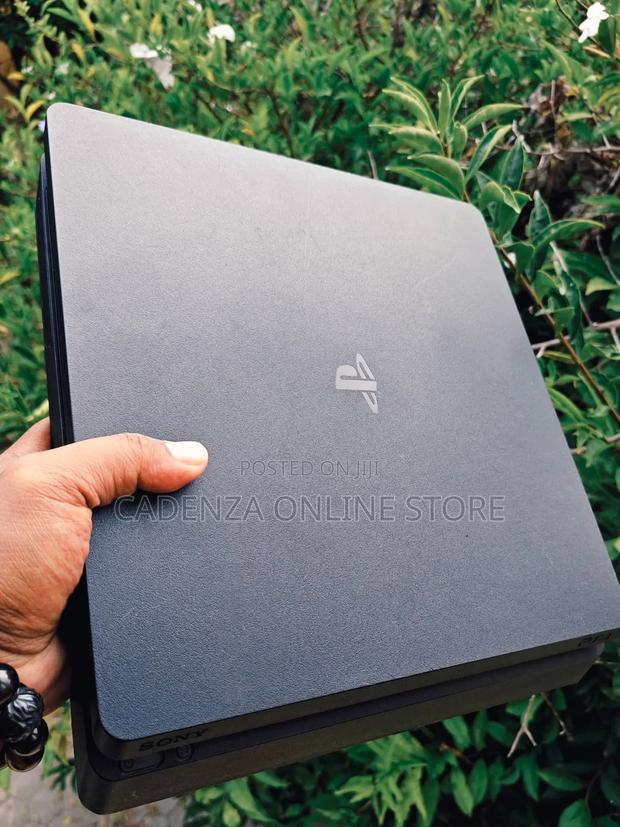 Ex Uk Ps4 Chipped 8 Games - thumbnail 3