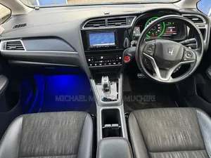 Honda Fit Shuttle 2019 White