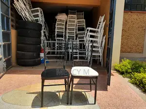 Elegant Chiavari Chairs – Event Ready