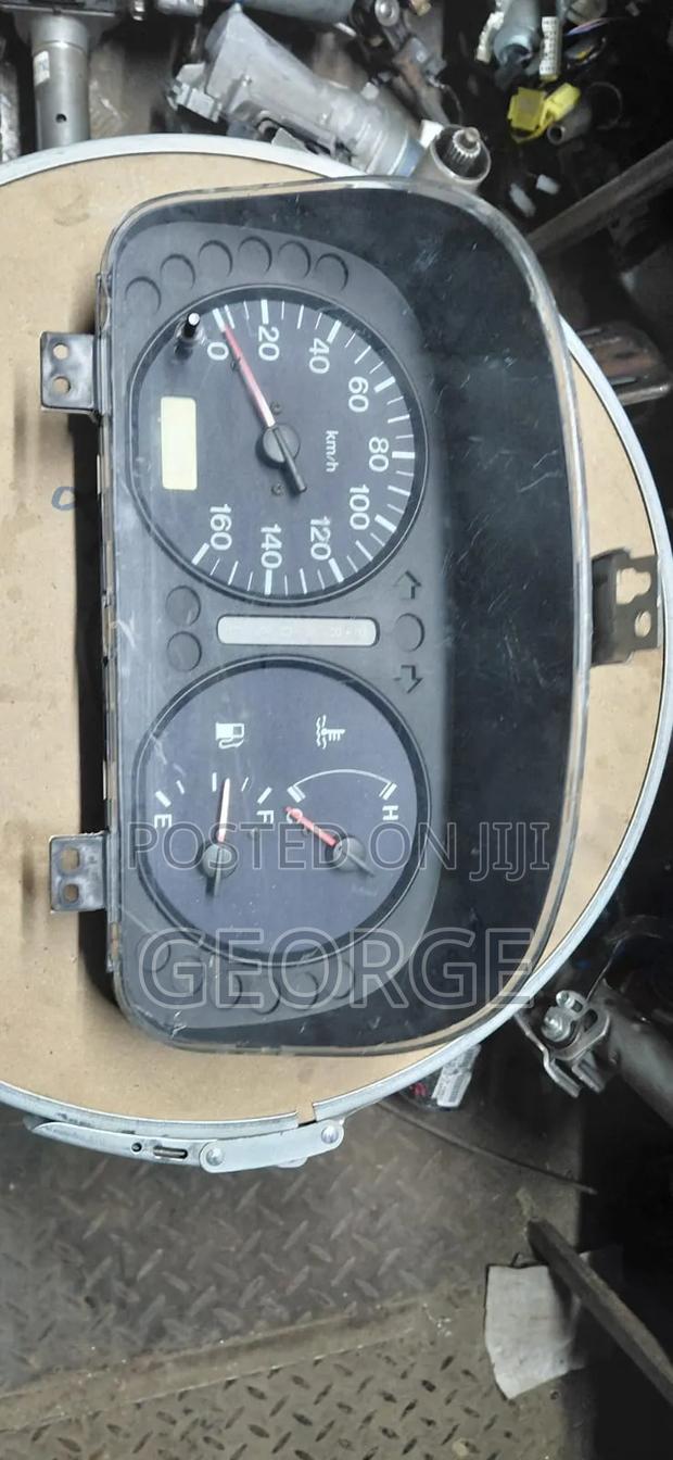 Speed Clock Nissan Vanettee - main view
