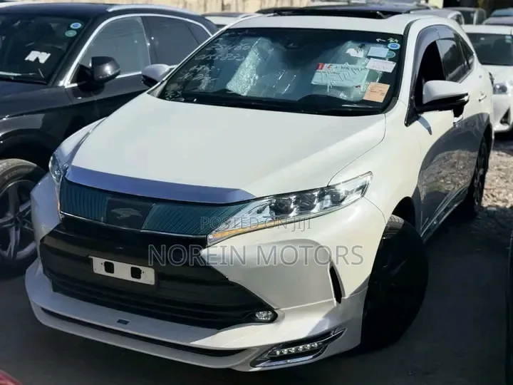 Toyota Harrier 2.0 2019 White