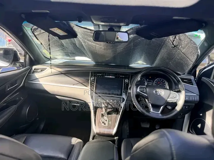 Toyota Harrier 2.0 2019 White