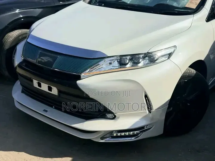 Toyota Harrier 2.0 2019 White