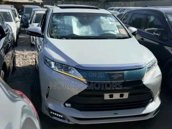 Toyota Harrier 2.0 2019 White