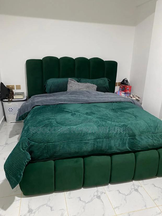 Stylish Comfortable Bed in Excellent Condition