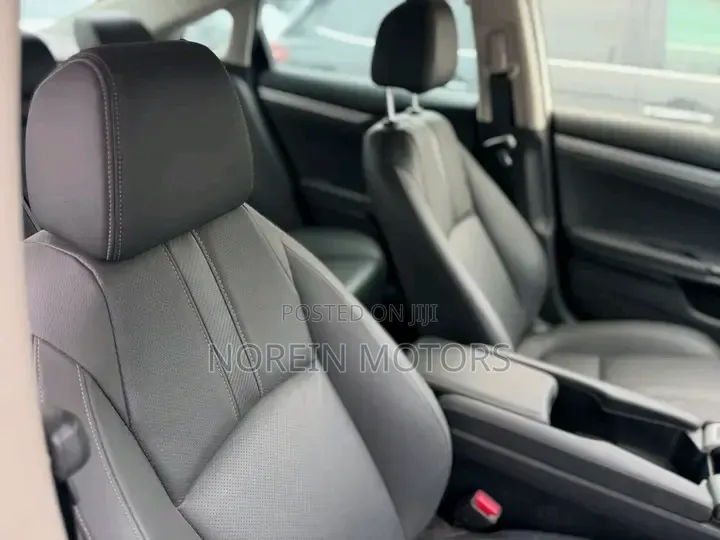 Honda Civic 2019 White