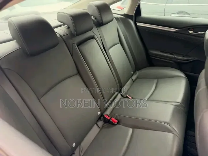 Honda Civic 2019 White