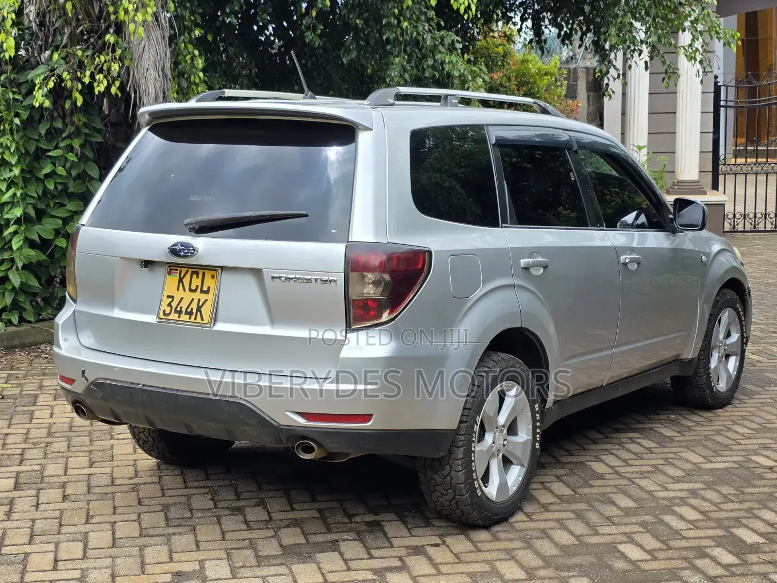Subaru Forester 2010 Silver
