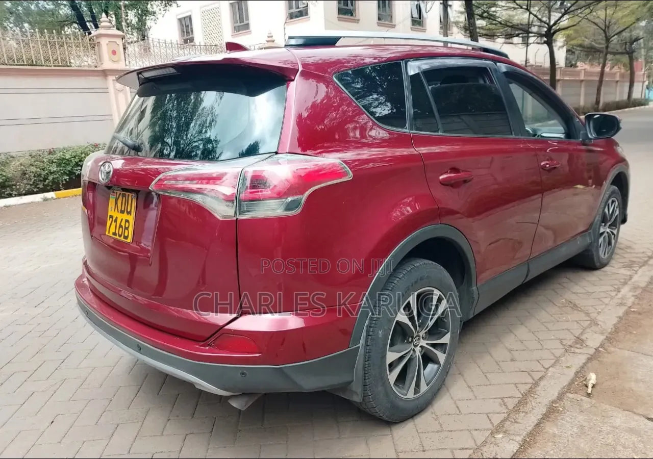 Toyota RAV4 2016 Red