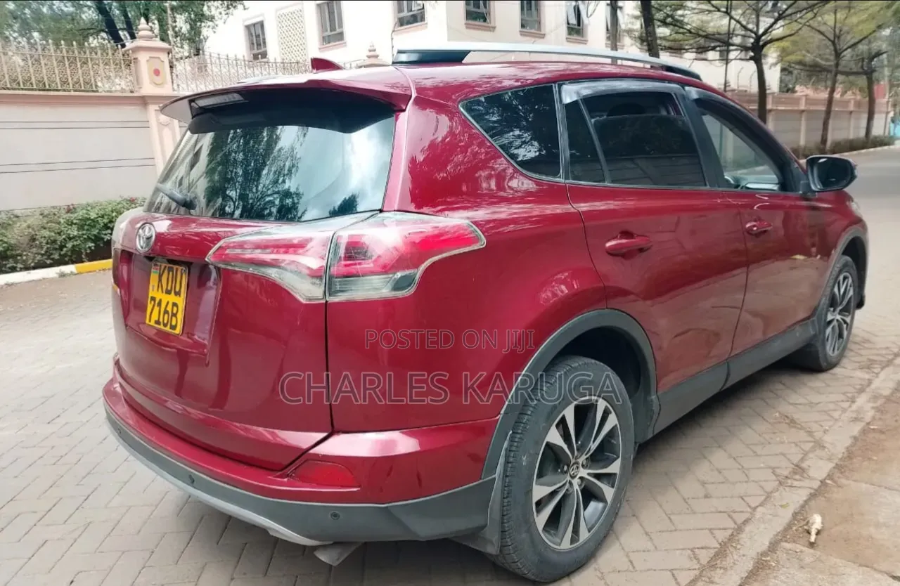 Toyota RAV4 2016 Red