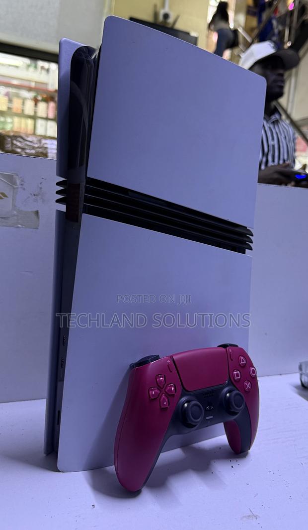 Slightly Used Ps5 Pro - thumbnail 2
