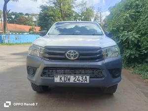 Toyota Hilux 2018 White
