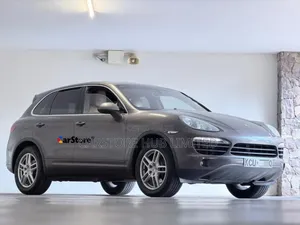 Porsche Cayenne Diesel 2012 Brown