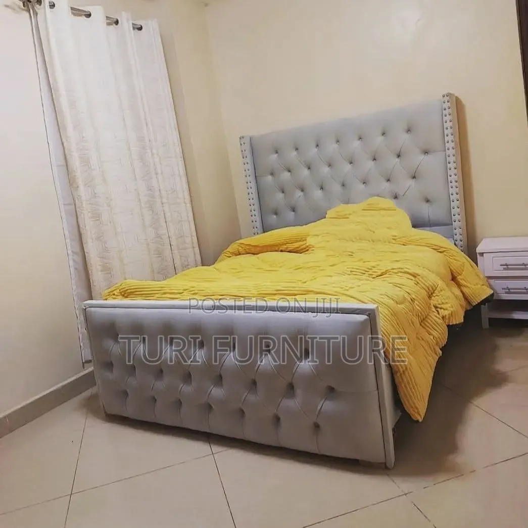 Bed Chesterfield 5by6