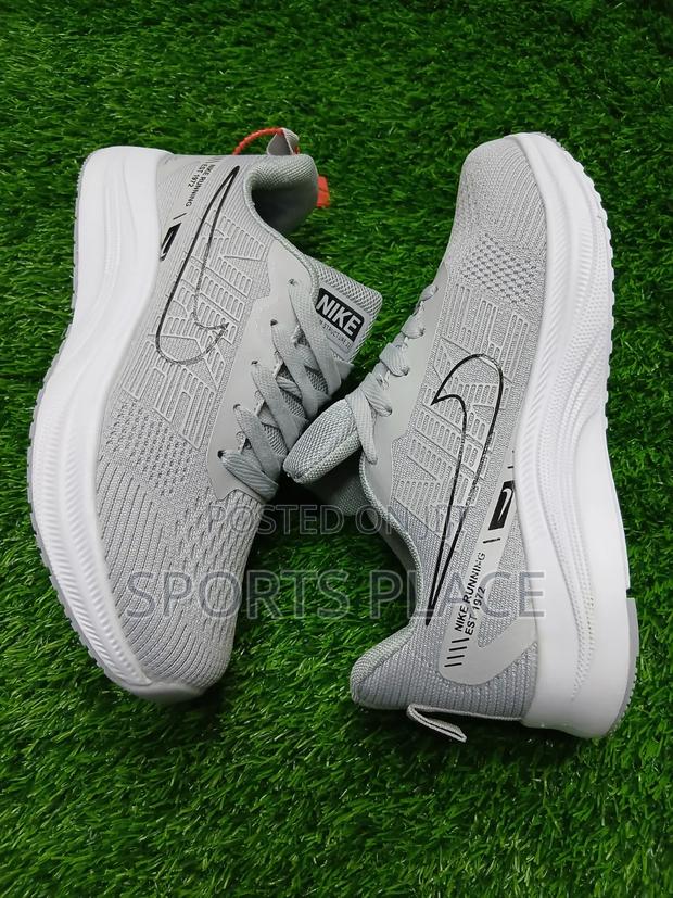 Nike Zoom Structure 22 Sports Running Shoes