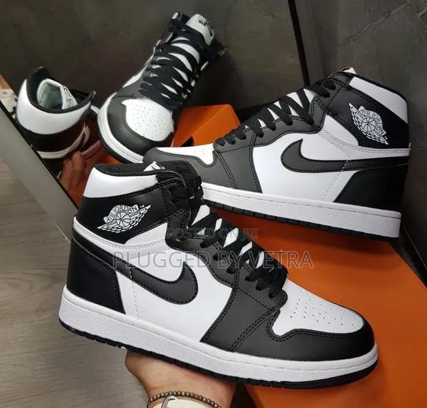 Air Jordan 1 Retro "Black and White High"
Sizes 36_45.