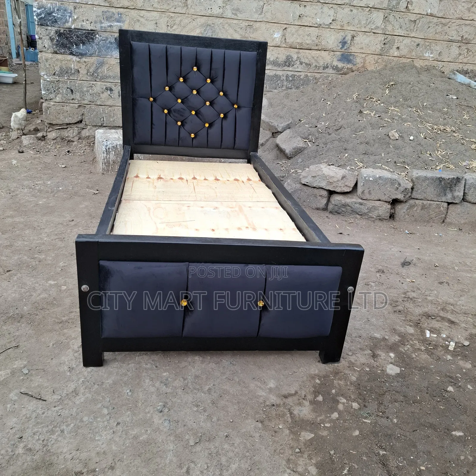 Refined Modern Mocket Bed on Offer!!