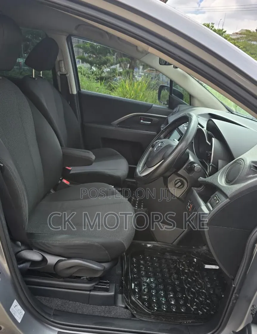 Mazda Premacy 2017 Silver