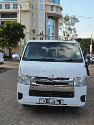 Toyota HiAce 2014 White