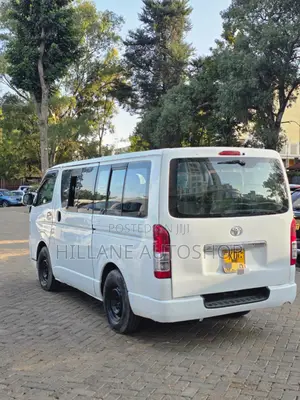 Toyota HiAce 2014 White