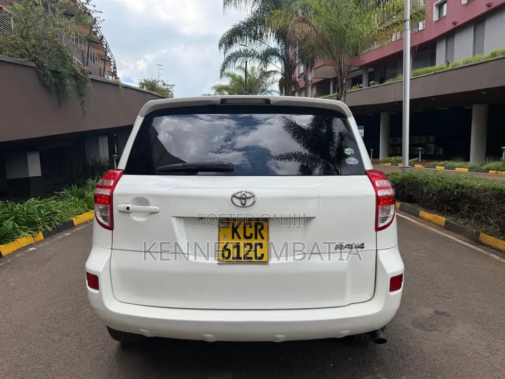 Toyota RAV4 2012 White